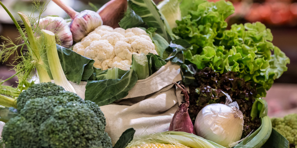 Descubren una 'versión' de la dieta mediterránea que mejora el colesterol y reduce el dolor en mujeres con fibromialgia